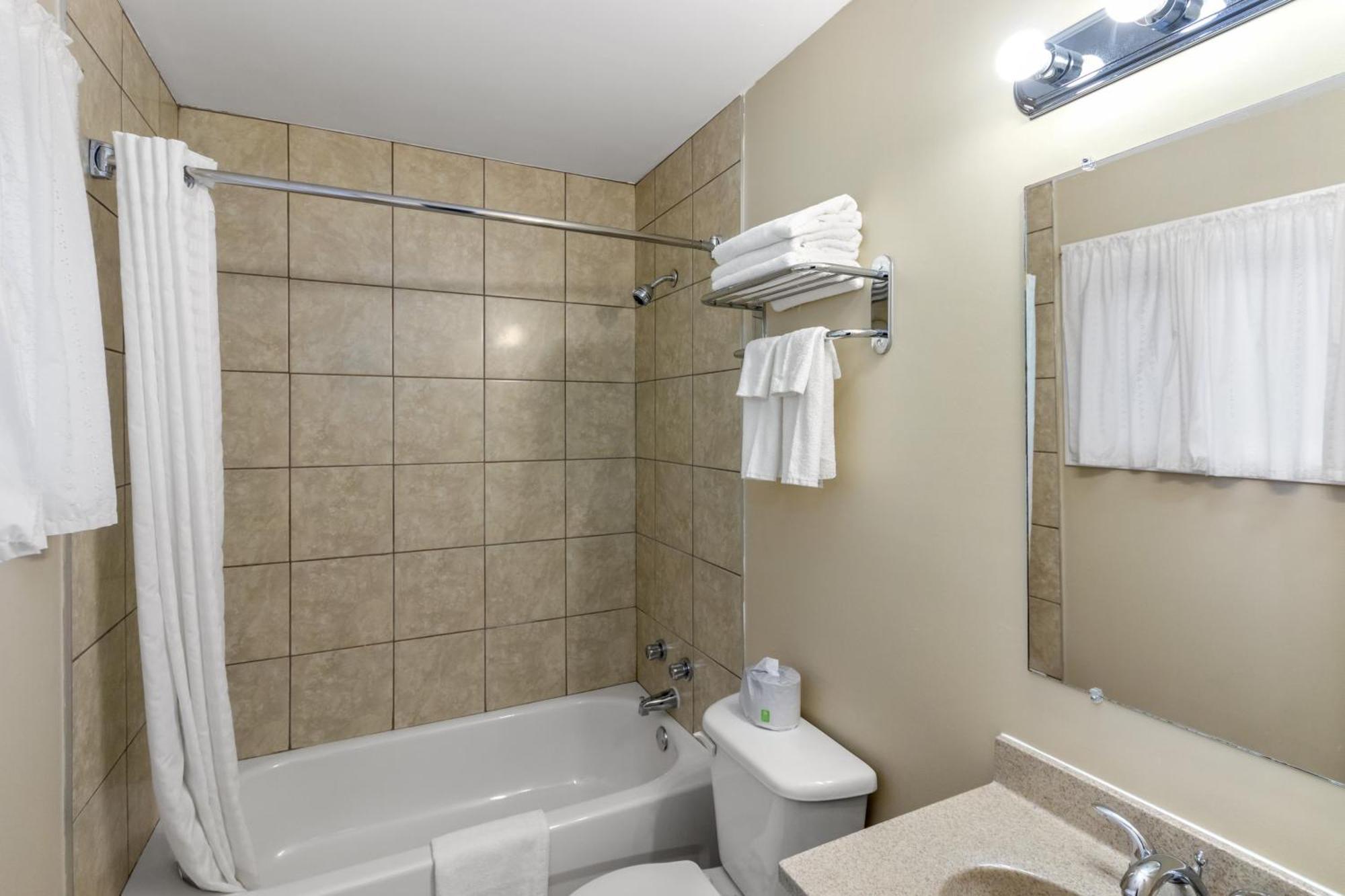 Nights Inn Owen Sound Esterno foto