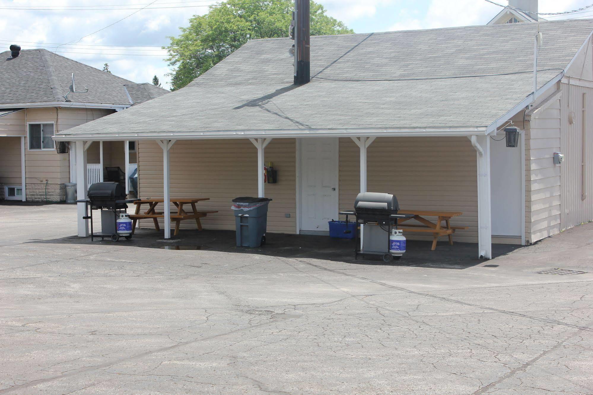 Nights Inn Owen Sound Esterno foto